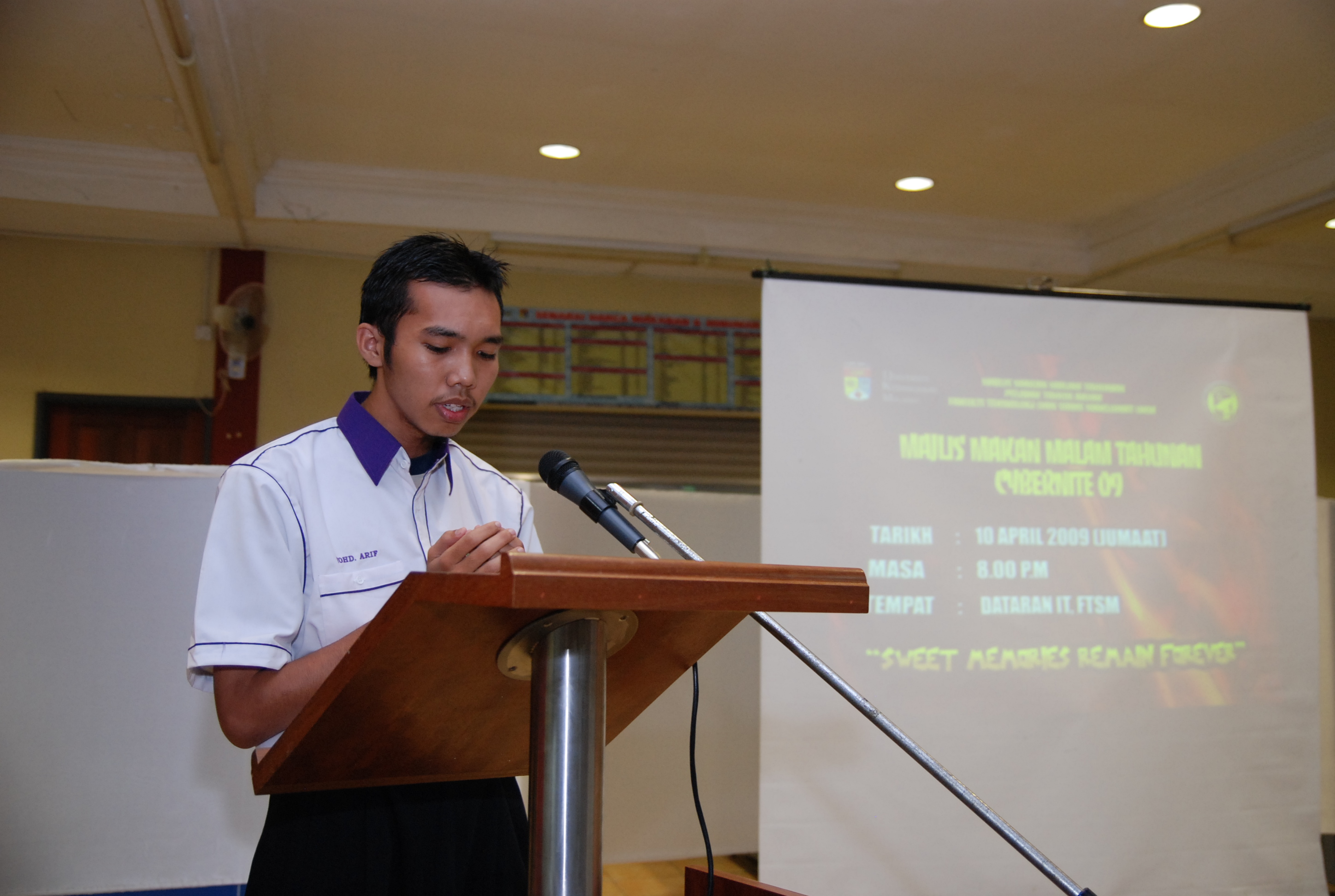 CyberNight09 037